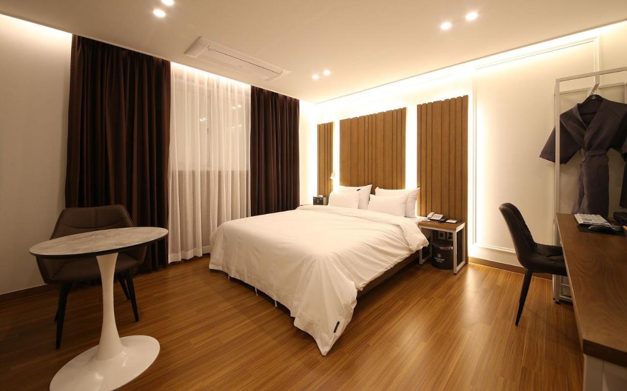 Gwangju Metropolitan City Brown Dot Hotel Sinan מראה חיצוני תמונה