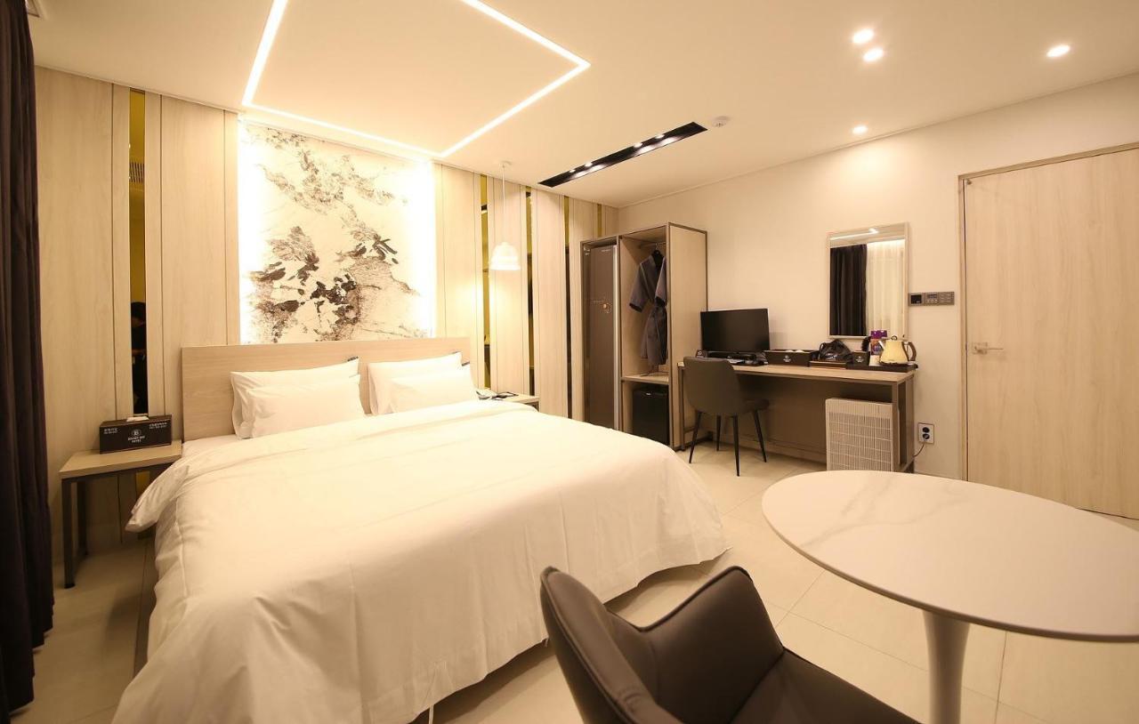 Gwangju Metropolitan City Brown Dot Hotel Sinan מראה חיצוני תמונה