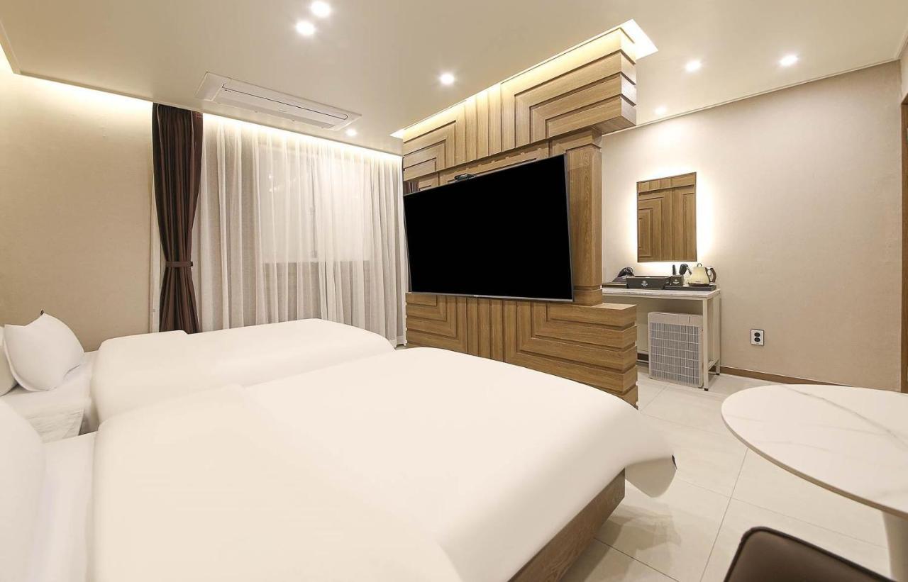 Gwangju Metropolitan City Brown Dot Hotel Sinan מראה חיצוני תמונה
