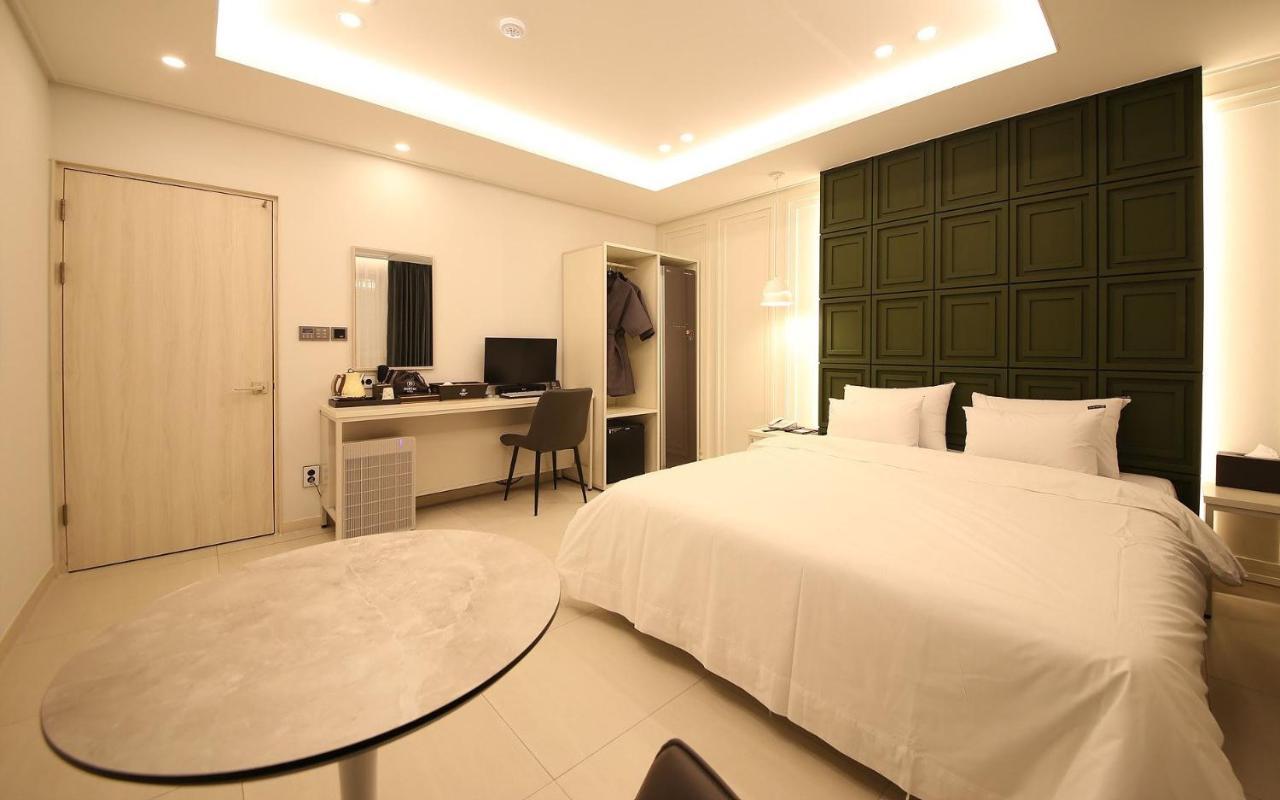Gwangju Metropolitan City Brown Dot Hotel Sinan מראה חיצוני תמונה
