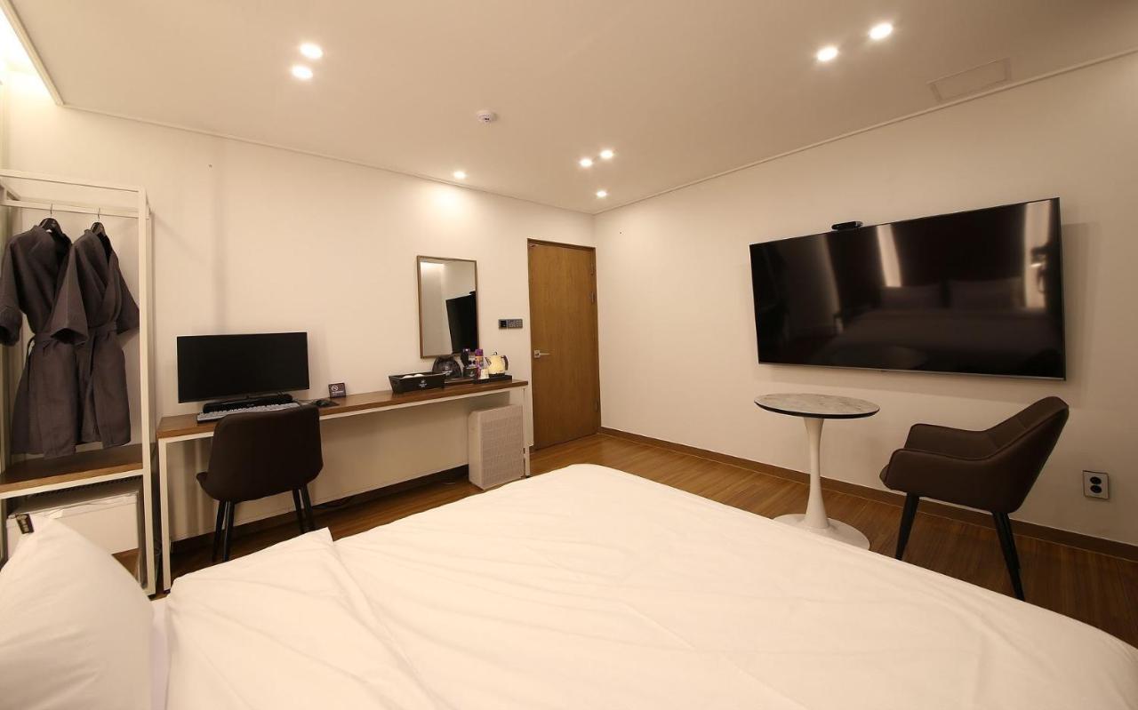 Gwangju Metropolitan City Brown Dot Hotel Sinan מראה חיצוני תמונה