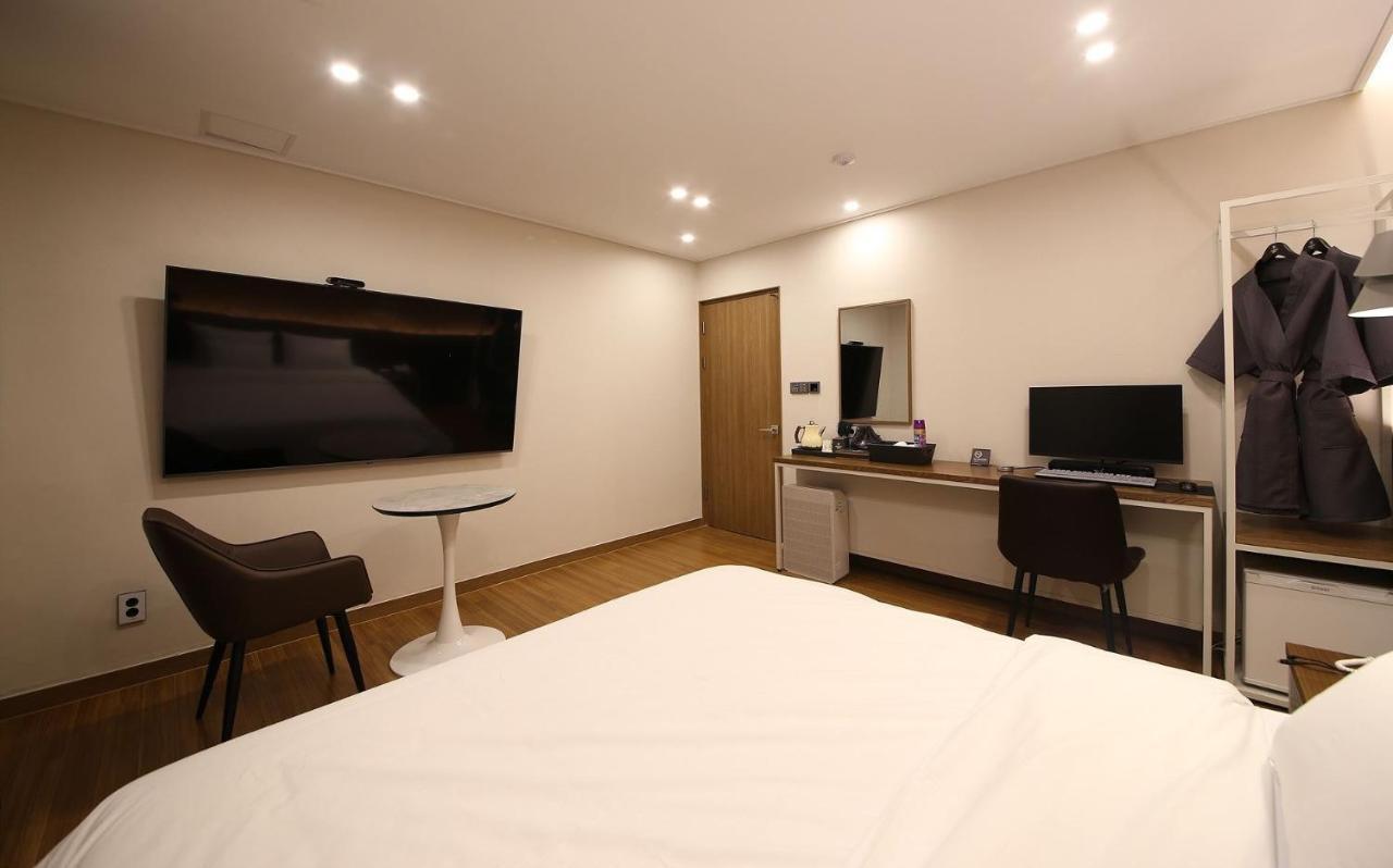Gwangju Metropolitan City Brown Dot Hotel Sinan מראה חיצוני תמונה
