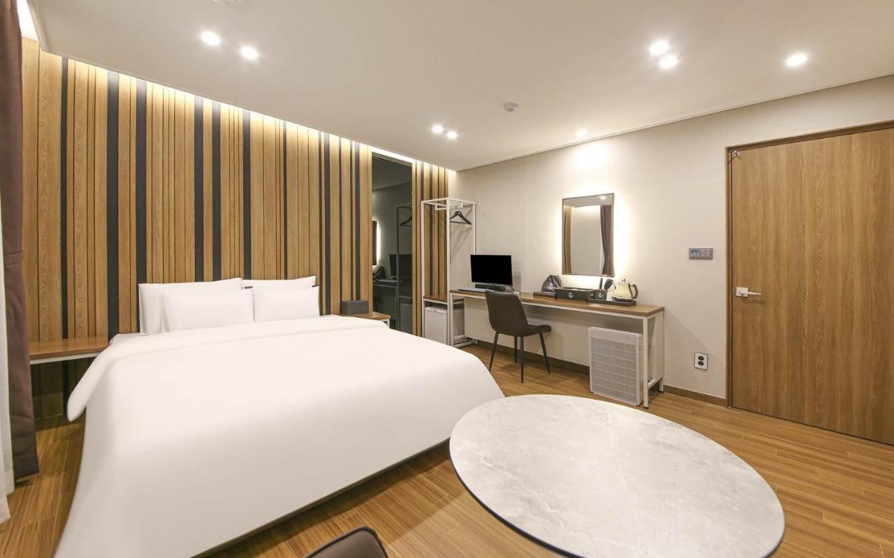 Gwangju Metropolitan City Brown Dot Hotel Sinan מראה חיצוני תמונה