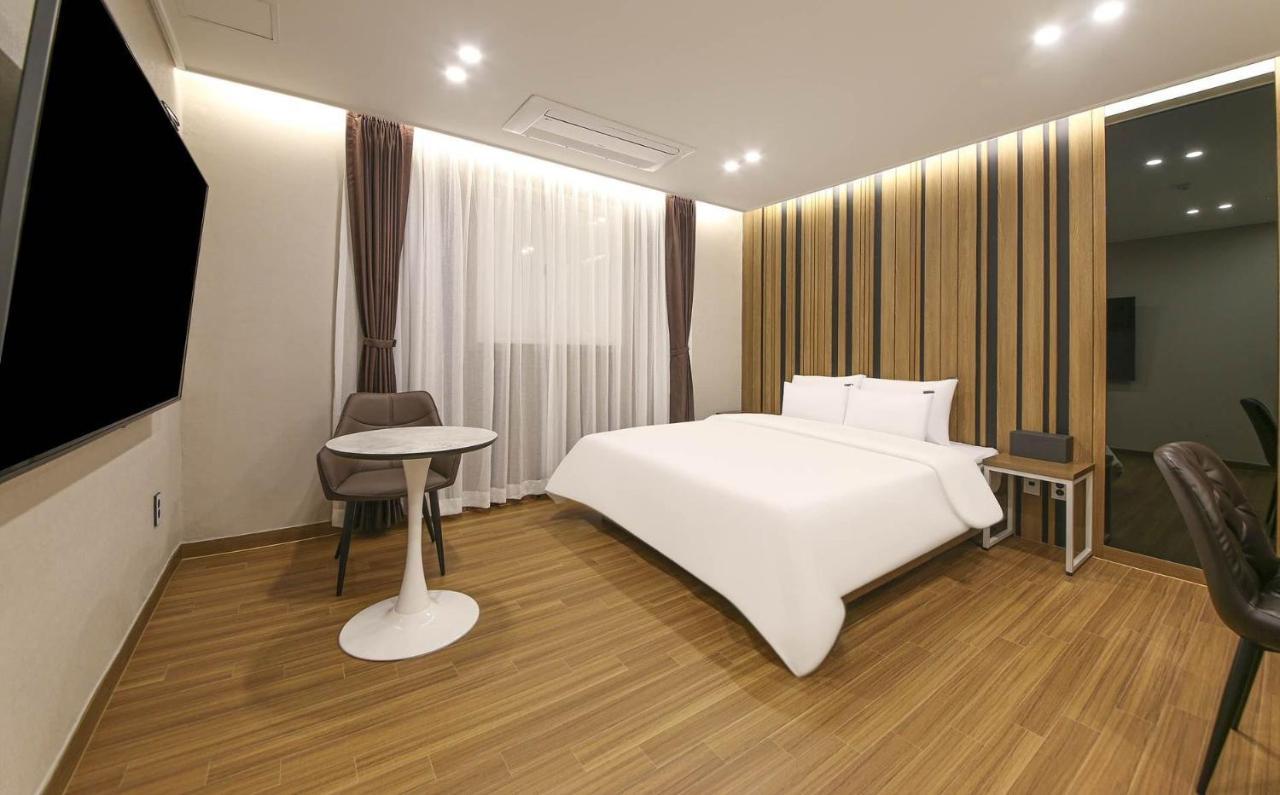 Gwangju Metropolitan City Brown Dot Hotel Sinan מראה חיצוני תמונה