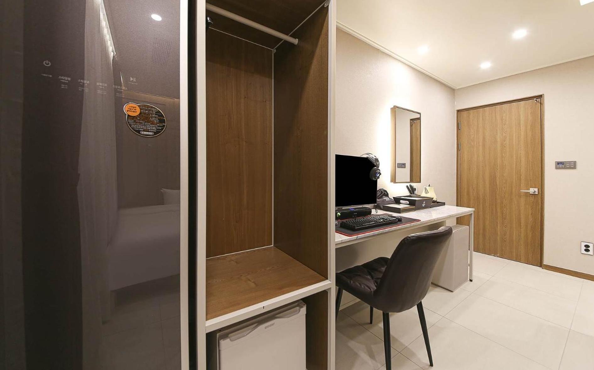 Gwangju Metropolitan City Brown Dot Hotel Sinan מראה חיצוני תמונה