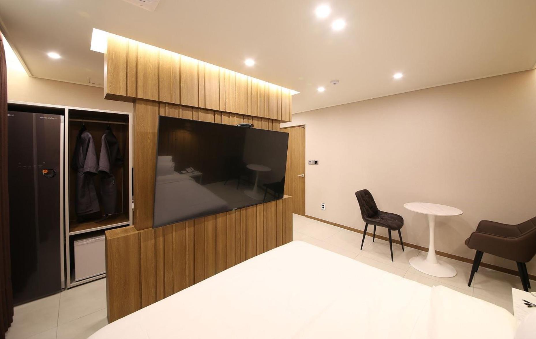 Gwangju Metropolitan City Brown Dot Hotel Sinan מראה חיצוני תמונה
