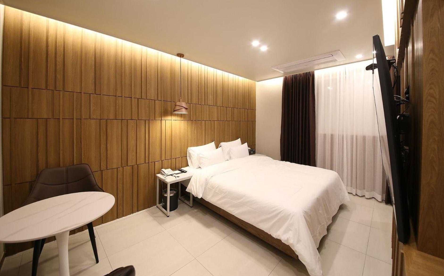 Gwangju Metropolitan City Brown Dot Hotel Sinan מראה חיצוני תמונה