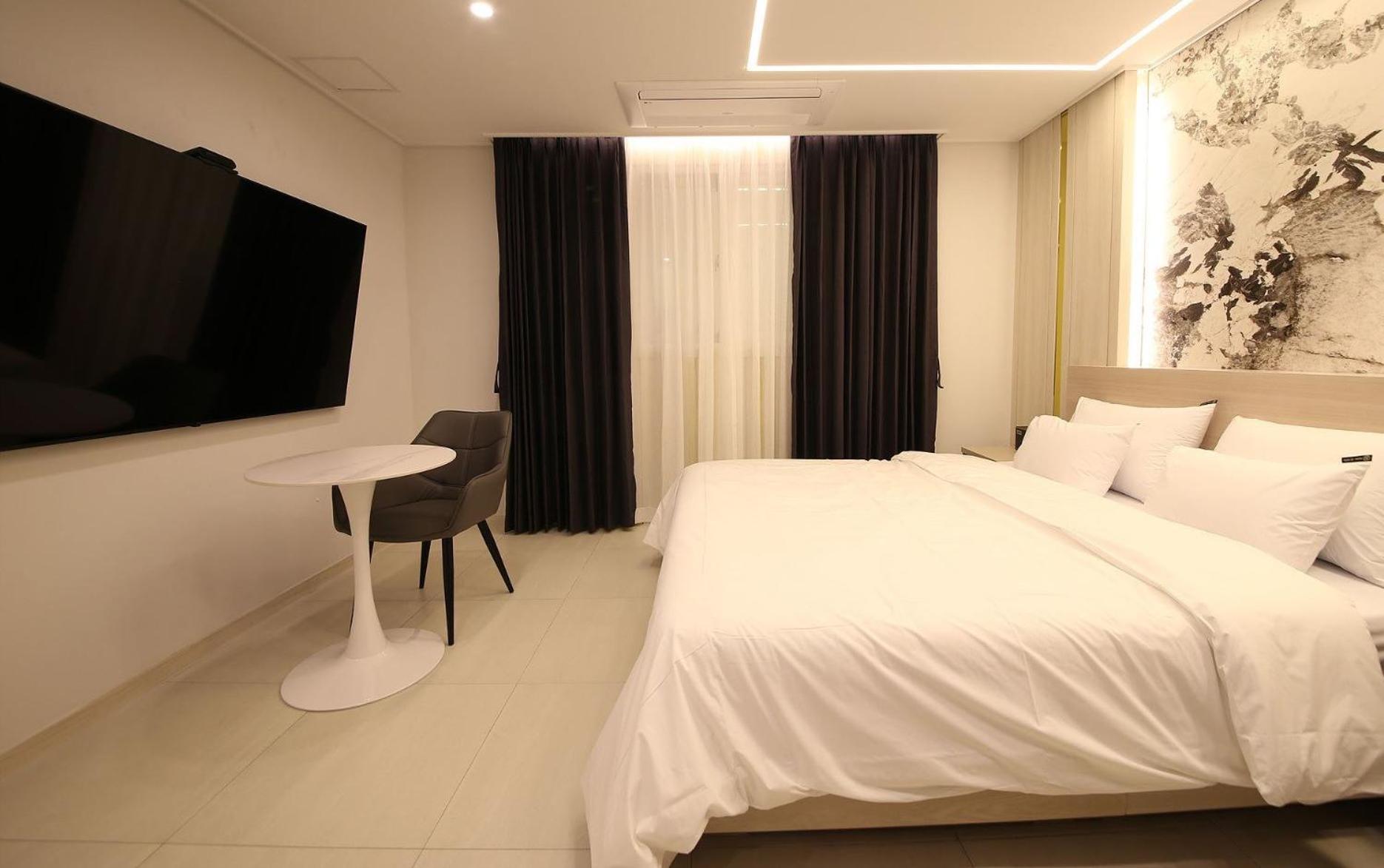 Gwangju Metropolitan City Brown Dot Hotel Sinan מראה חיצוני תמונה