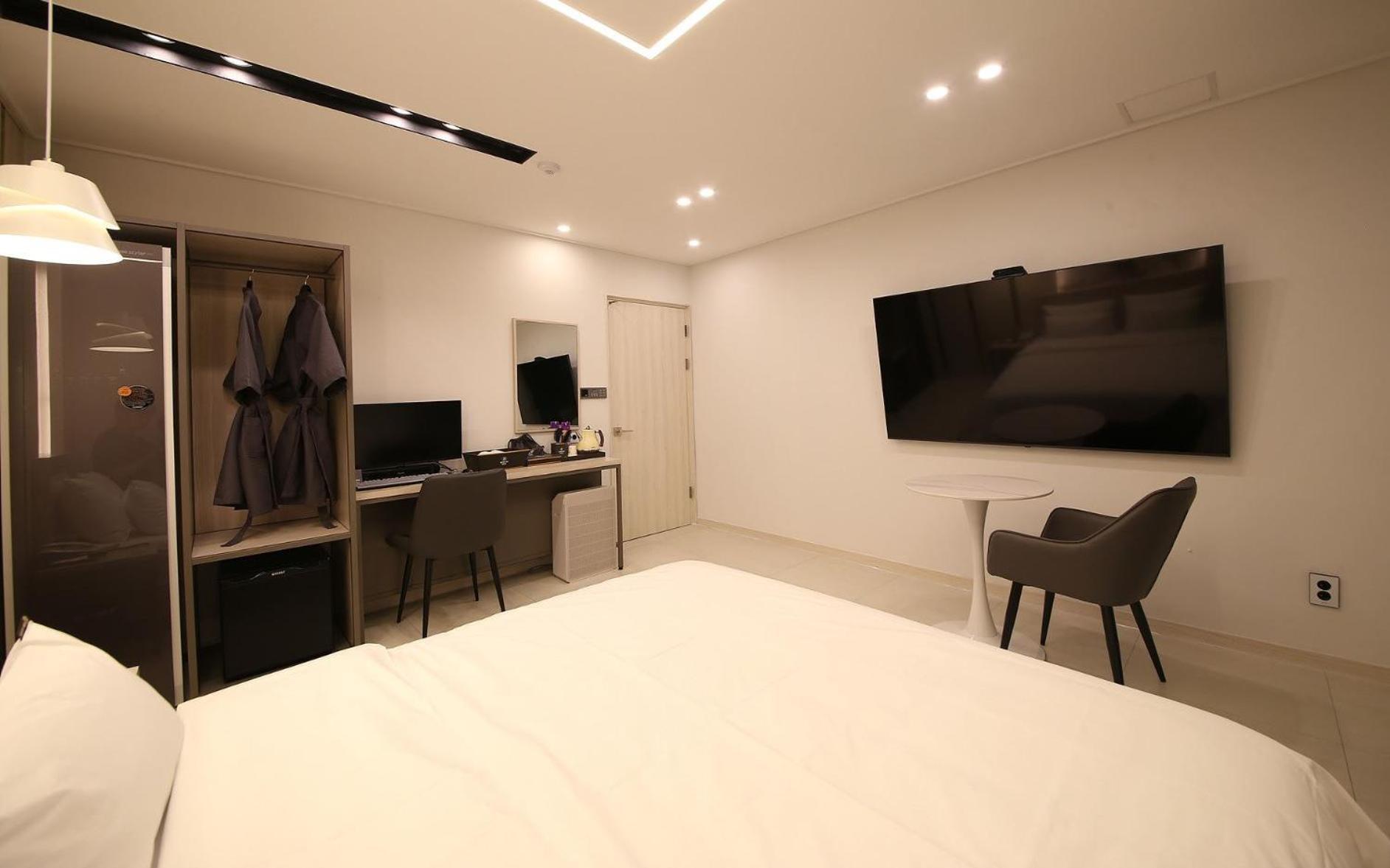 Gwangju Metropolitan City Brown Dot Hotel Sinan מראה חיצוני תמונה