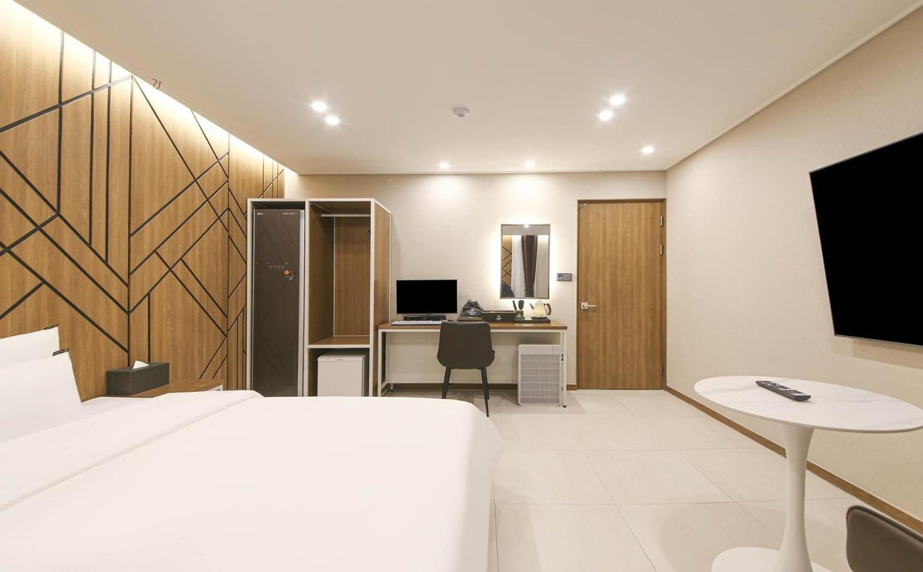 Gwangju Metropolitan City Brown Dot Hotel Sinan מראה חיצוני תמונה