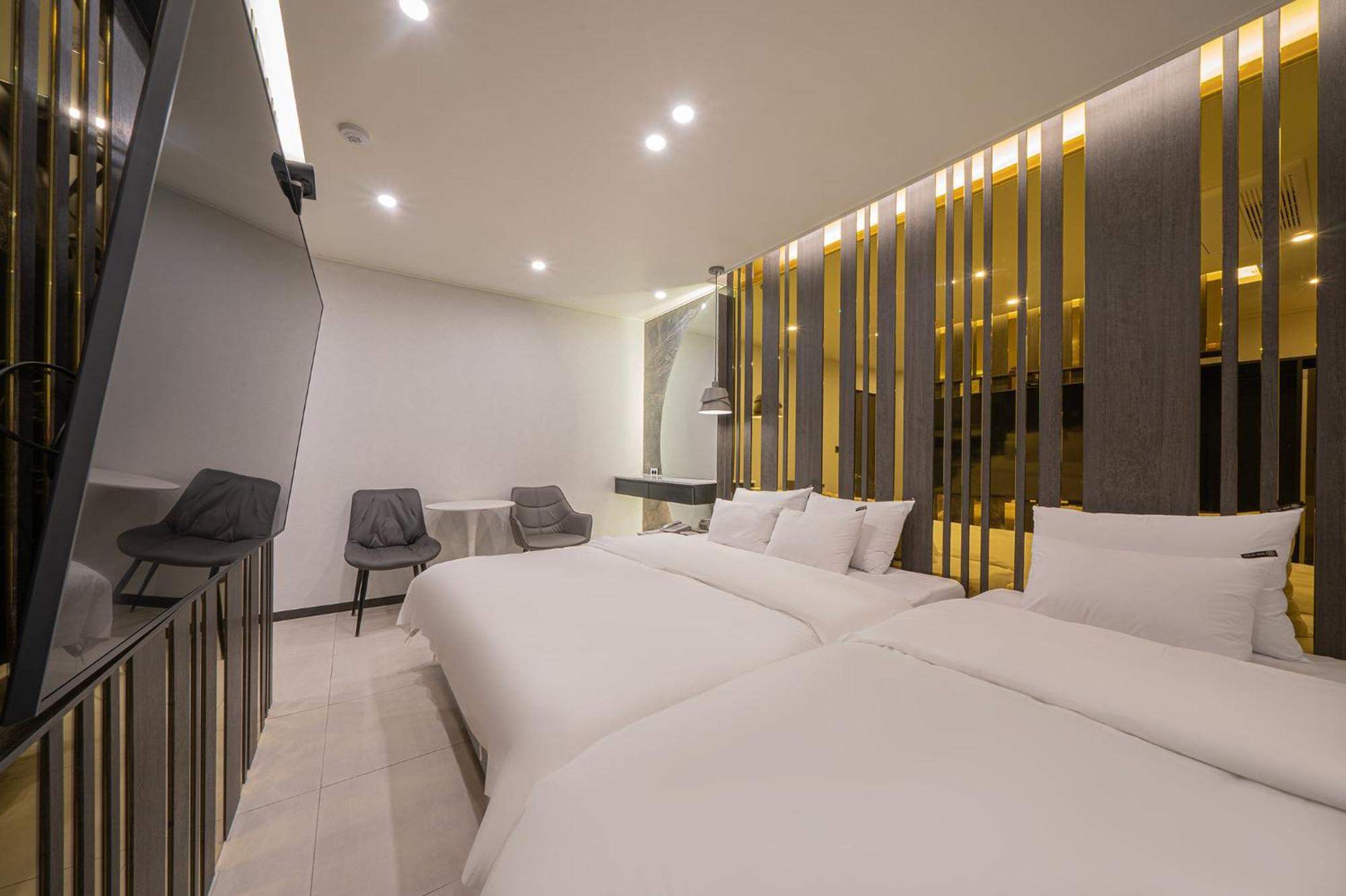 Gwangju Metropolitan City Brown Dot Hotel Sinan מראה חיצוני תמונה