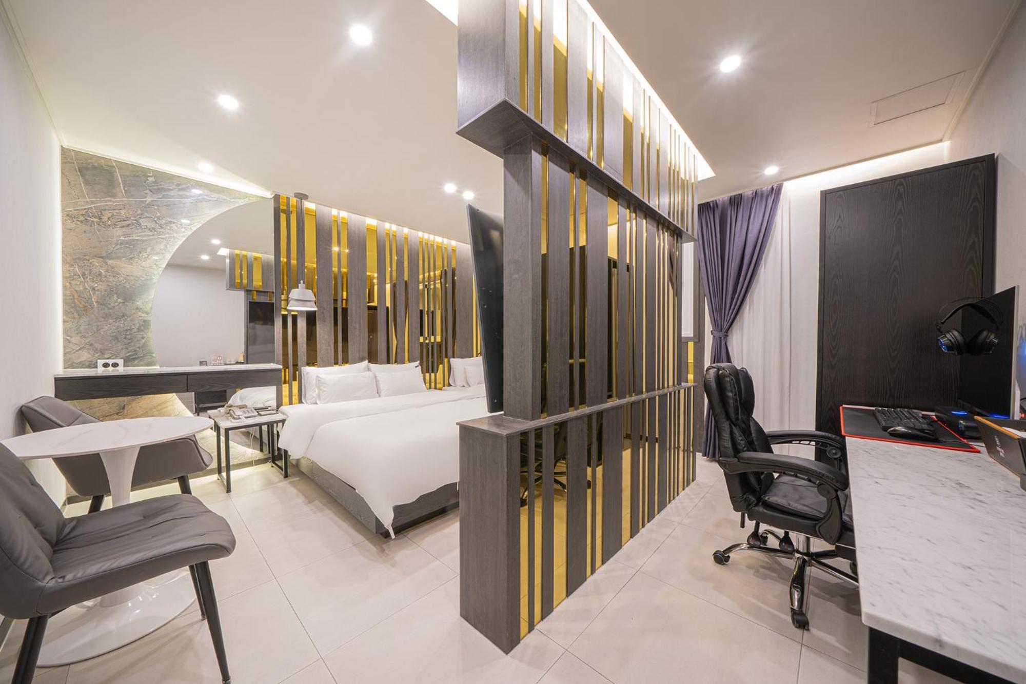 Gwangju Metropolitan City Brown Dot Hotel Sinan מראה חיצוני תמונה